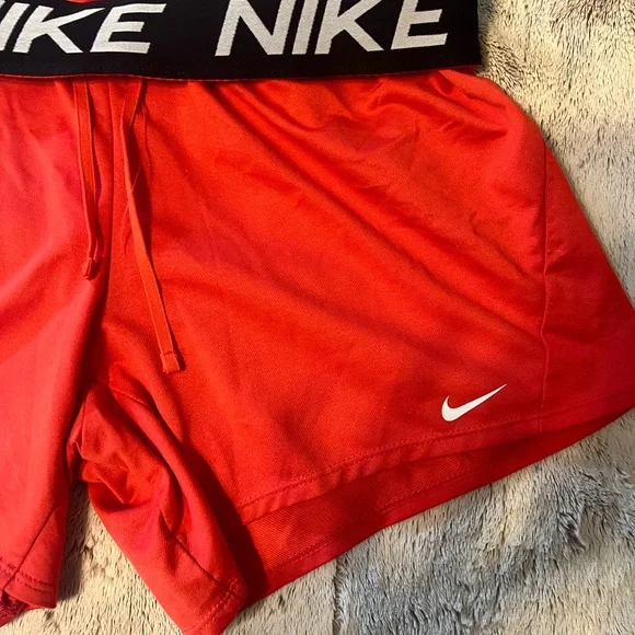 Nike fold over dri fit shorts - Picture 2 of 7